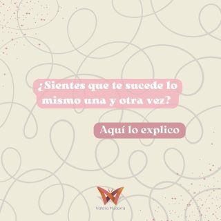 Seguro te pasó que en algún momento experimentaste una sensación de que volvió a ocurrirte una situación desagradable que ya habías vivido y no pudiste controlar su repetición. Esto viene acompañado de un malestar por “no haberlo visto venir”.

 📌 Es como si volvieran a coincidir dinámicas similares pero con otras personas, en otros contextos, en otro momento.

Muchos consultantes me dicen “Natalia es que siempre me pasa lo mismo” o “ya esto lo había vivido con tal persona y ahora me vuelve a ocurrir.” 🧐 Esa experiencia de ciclicidad, de algo que se repite y no sabes por qué ocurre, es explicada por el Psicoanálisis.

🧔🏻‍♂️“El paciente no recuerda nada de lo que ha olvidado o reprimido, sino que lo pone en práctica. Lo reproduce no como un recuerdo sino como una acción; lo repite, sin saber por supuesto que lo está repitiendo…” (Freud, 1914)

Antes de continuar, una aclaración: 
Aquello que es reprimido, y como consecuencia olvidado, tiene que ver con recuerdos de hechos que angustiaron cuando ocurrieron. Situaciones que desbordaron la capacidad de comprensión y aceptación que se tenía cuando se vivieron inicialmente.

🔂 Muchas veces, y de forma inconsciente, las personas expresan su malestar RECREANDO en los vínculos actuales, aquella experiencia difícil que los marcó 🔂 Por eso se repite lo mismo, pero con nuevas personas.

Por supuesto, este recrear no es pensado 😞💭, no es voluntario, no es consciente.

Nadie quiere volver a vivir una situación dolorosa, pero a manera de indigestión, lo que no fue adecuadamente procesado por el aparato mental, vuelve, necesitando de un nuevo procesamiento 🙇🏻‍♀️ y la manera en que esto se hace, en principio, es con acciones.

Así como los niños necesitan ver una y otra vez la misma película 🎬 hasta entenderla, los adultos también necesitan repetir lo que no fue entendido o tramitado emocionalmente… hasta identificarlo, elaborarlo, entenderlo y potencialmente cambiarlo 🌱

✨El Psicoanálisis busca que en lugar de repetir la experiencia en ACCIONES que impacten la vida, se traiga a la consciencia la situación traumática, se ponga en PALABRAS y así se desarticule y se desinstale la repetición cíclica.